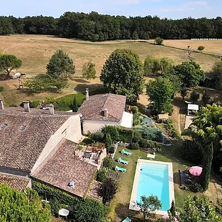 Les Tamaris Bed and Breakfast